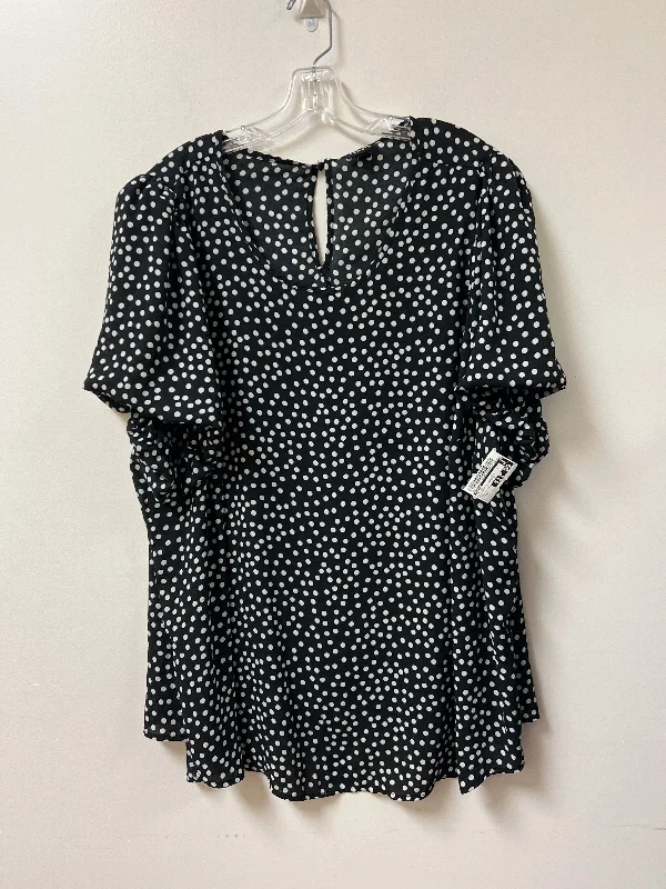 Top Short Sleeve By Torrid In Polkadot Pattern, Size: 4x